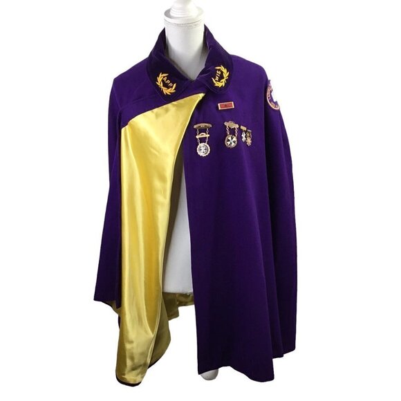 Vintage Odd Fellows Cape Ladies Auxiliary Patriarchs Militant IOOF w/Medals Wis - Picture 1 of 11